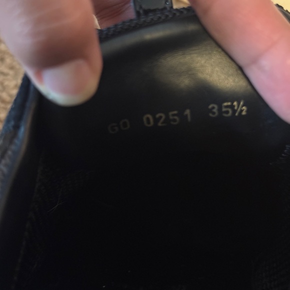 Louis Vuitton - Picture 10 of 17